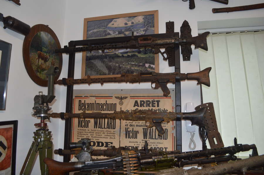 Militaria