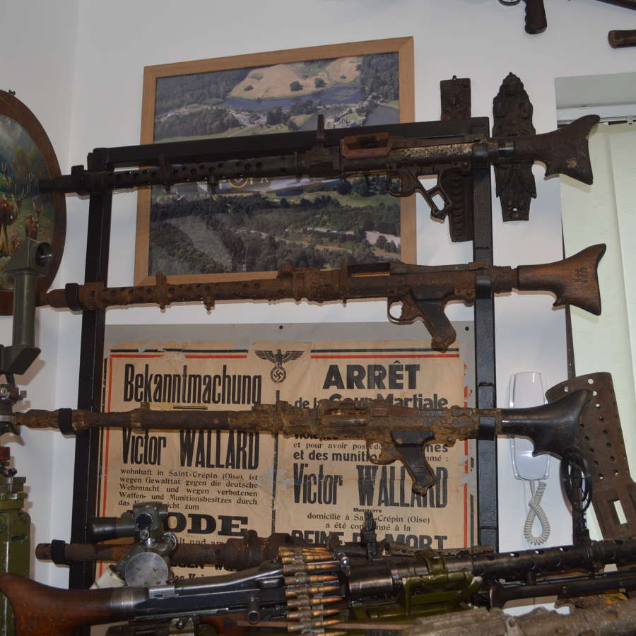 Militaria