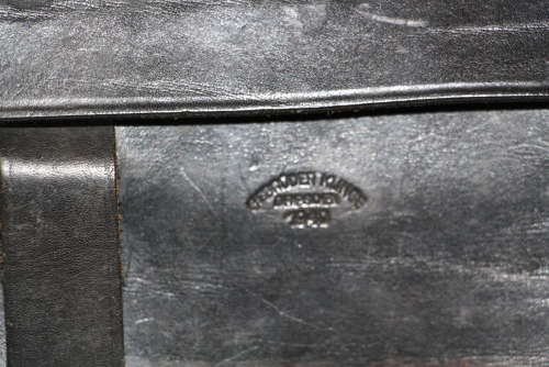A German WW2 medical pouch unissued dated 1940. Collectors grade.