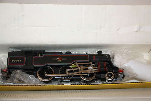 A boxed Wrenn 00/H0 gauge loco W2216 . Mild play worn.