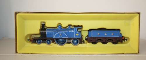 A boxed Hornby R553 Caledonian Railway 4-2-2 locomotive.Mild play worn