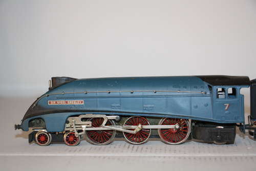 A boxed Wrenn 00 gauge W2211 LOCO MALLARD Sir Nigel Gresley.