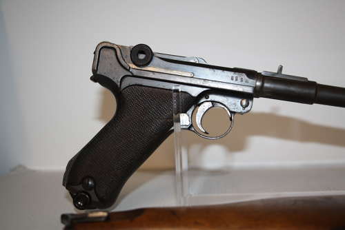 A  VERY GOOD DEACTIVATED WW1 LUGER CARBINE. LOVELY RARE GUN.