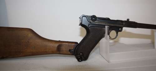 A  VERY GOOD DEACTIVATED WW1 LUGER CARBINE. LOVELY RARE GUN.