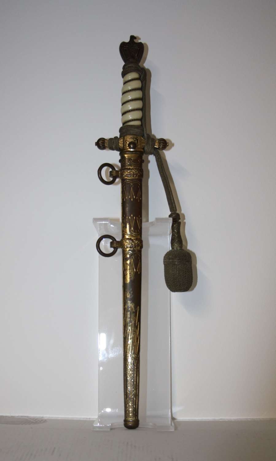 A original WW2 Kriegsmarine dagger.With its original knot .Eickhorn