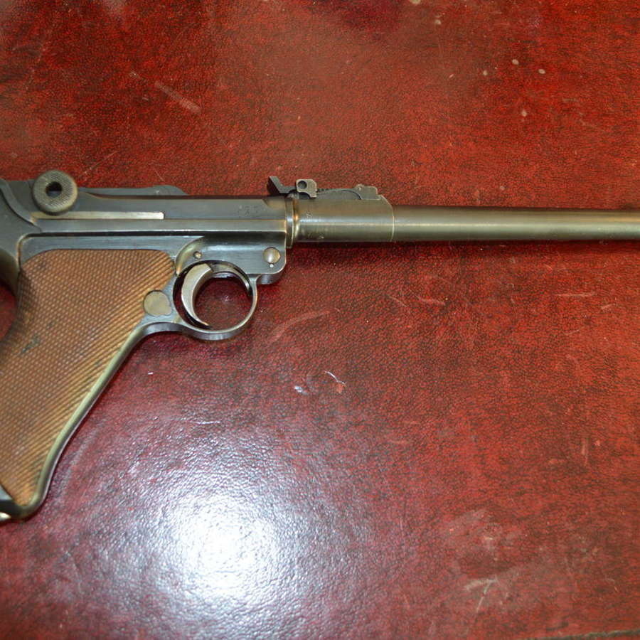 A WW1 DEACTIVATED ARTILLERY LUGER AND RIG WITH DEACT CERT.
