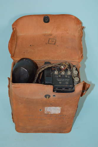 WW2 AMERICAN FIELD TELEPHONE .