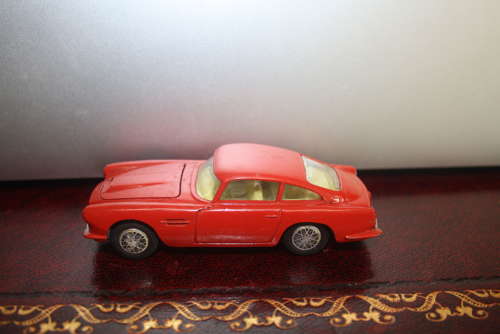 A boxed Corgi No.218 Aston Martin DB4 (mild playwear and box mild play