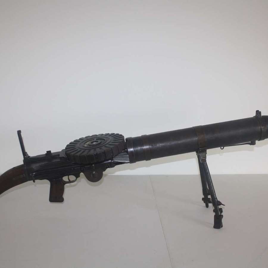 A DEACTIVATED LEWIS GUN. OLD SPEC. RARE SAVAGE USA MANUFACTURE.