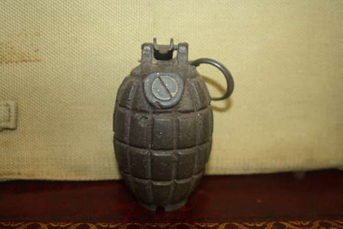 A WW1 NO5 1916 DATED HAND GRANADE. INERT.