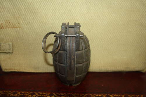 A WW1 NO5 1916 DATED HAND GRANADE. INERT.