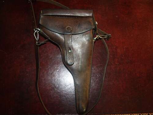 A VERY GOOD EARLY SWISS LUGER HOLSTER. UNUSUAL SPARE MAG ON TOP.