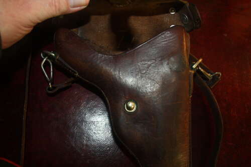 A VERY GOOD EARLY SWISS LUGER HOLSTER. UNUSUAL SPARE MAG ON TOP.