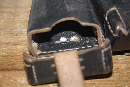 A SET OF 1942 WW2 GERMAN K98 POUCHES. RARE KRIEGSMARINE MARKED.