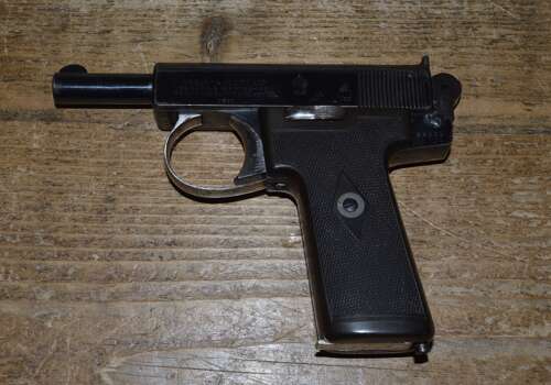 A GOOD .32 ACP WEBLEY 1911 METROPOLITAN POLICE PISTOL. POLICE STAMPED.
