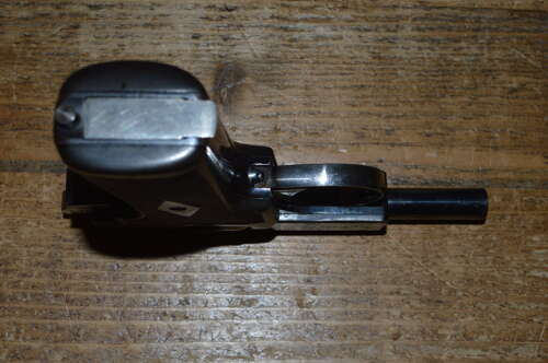 A GOOD .32 ACP WEBLEY 1911 METROPOLITAN POLICE PISTOL. POLICE STAMPED.