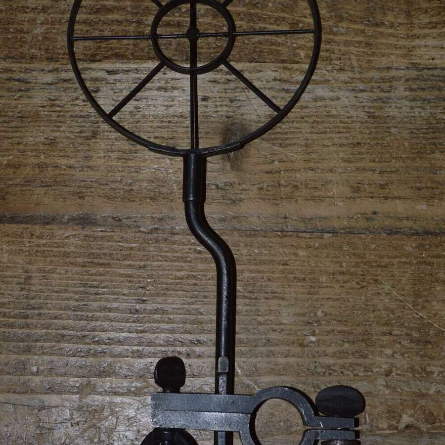 A BRITISH WW2 EXPERIMENTAL BREN ANTI AIRCRAFT GUN SIGHT.