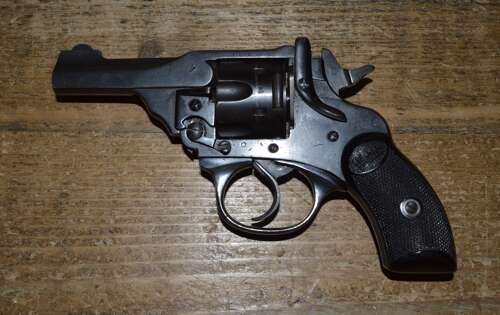 A WEBLEY .32 REVOLVER MK1V 3