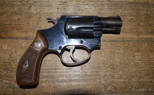 A SW 38SPL MOD 36 REVOLVER 2