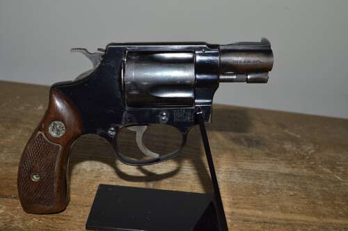 A SW 38SPL MOD 36 REVOLVER 2