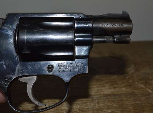 A SW 38SPL MOD 36 REVOLVER 2
