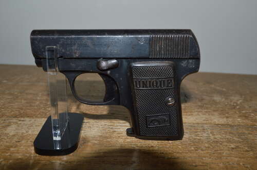 A EU DEACTIVATED 6.35 UNIQUE SEMI AUTO PISTOL.