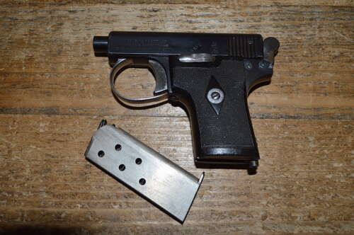 A EU DEACTIVATED 6.35 WEBLEY AND SCOTT SEMI AUTO PISTOL.