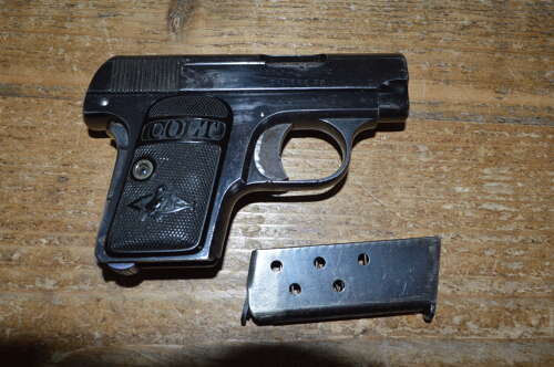 A EU DEACTIVATED COLT 1908 .25CAL SEMI AUTO PISTOL.MOVING PARTS NO DRY FIRER.
