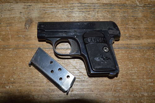 A EU DEACTIVATED COLT 1908 .25CAL SEMI AUTO PISTOL.MOVING PARTS NO DRY FIRER.