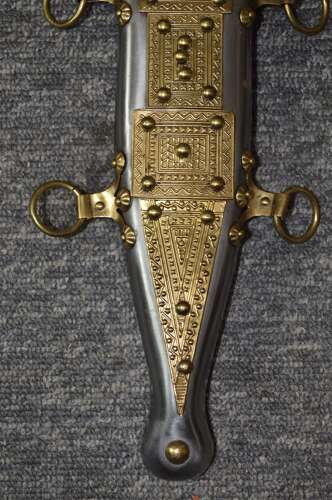 A COPY OF A ROMAN DAGGER 15
