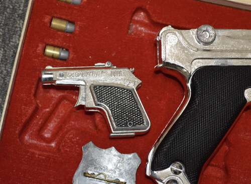 A LONE STAR LUGER PRESENTATION SET COMPLETE GOOD CONDITION.