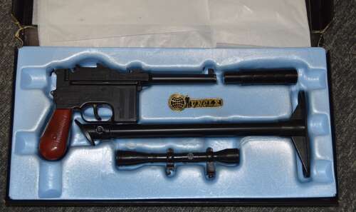 LONE STAR MAN FROM UNCLE ATTACHE CASE. WITH BROOM HANDLE SCOPE SILENCER ETC.