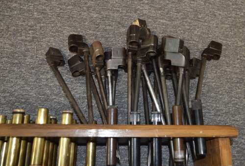 A MIXED LOT OF WW2 NO4 RIFLE BAYONETS. PRICED INDIVIDUALLY