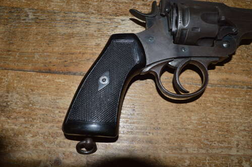 A 1917 DATED.ALL MATCHING WW1 WEBLEY MKV1 REVOLVER . DEACTIVATED EU SPEC.