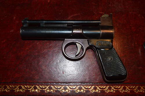 A VERY GOOD WEBLEY JUNIOR .177 AIR PISTOL.