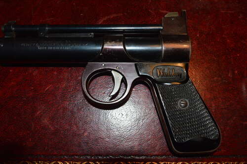 A VERY GOOD WEBLEY JUNIOR .177 AIR PISTOL.