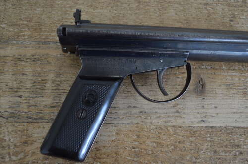 A RARE .22 ACCLES &SHELVOKE WARRIOR AIR PISTOL .