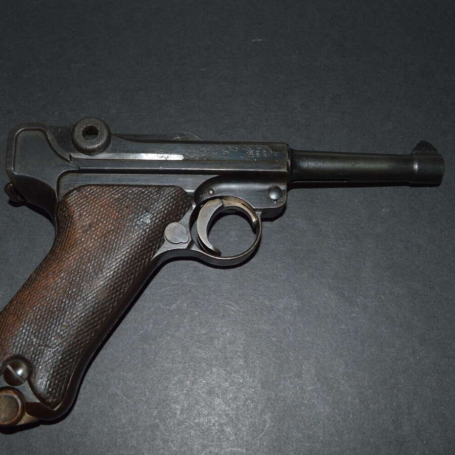 A  DEACTIVATED EU WW1 ERFURT LUGER REGIMENTAL MARKED .
