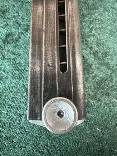 A original ww2 German luger mag . Aluminium base .