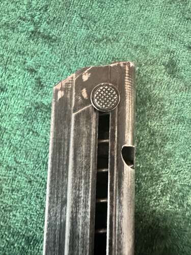 A original ww2 German luger mag . Aluminium base .