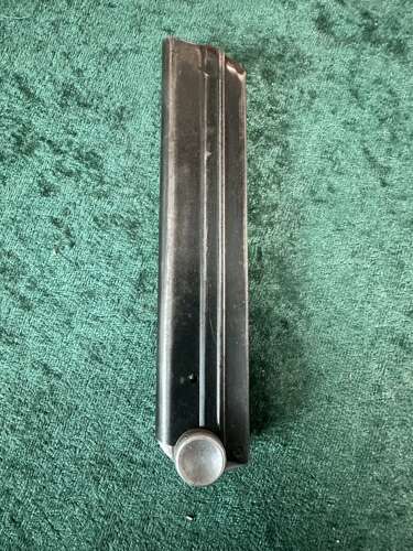 A original ww2 German luger mag . Aluminium base . waffenampt.